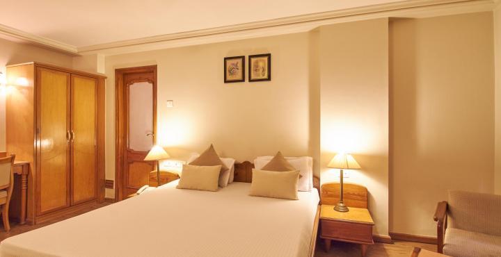 Hotel Pinnacle Ahmedabad Extérieur photo
