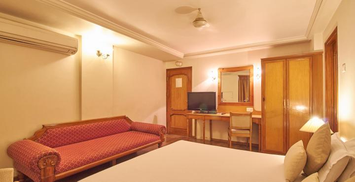 Hotel Pinnacle Ahmedabad Extérieur photo