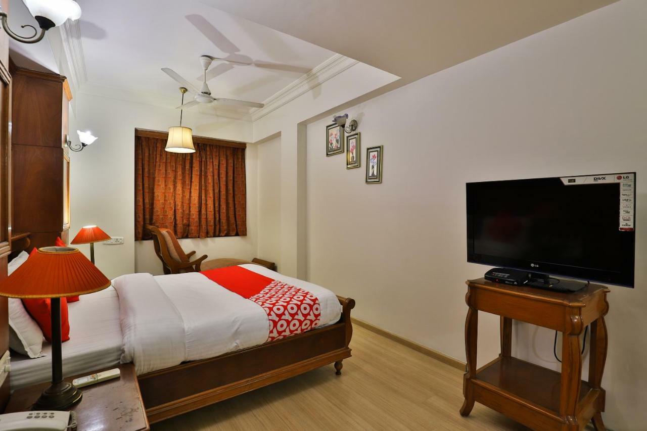 Hotel Pinnacle Ahmedabad Extérieur photo