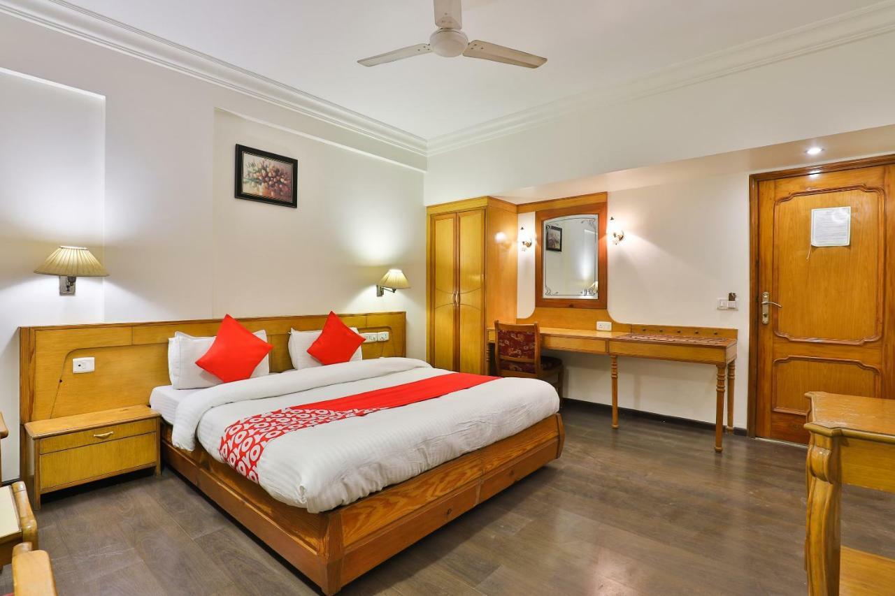 Hotel Pinnacle Ahmedabad Extérieur photo